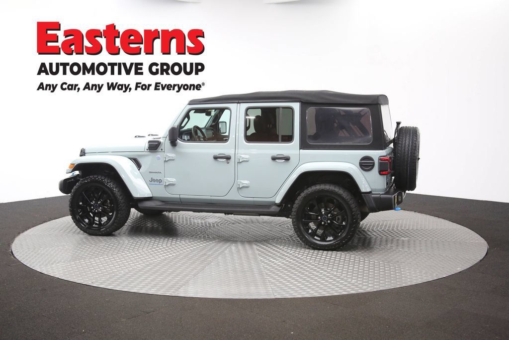 Used 2024 Jeep Wrangler Unlimited Sahara w/ Technology Group AWD/4WD image 61
