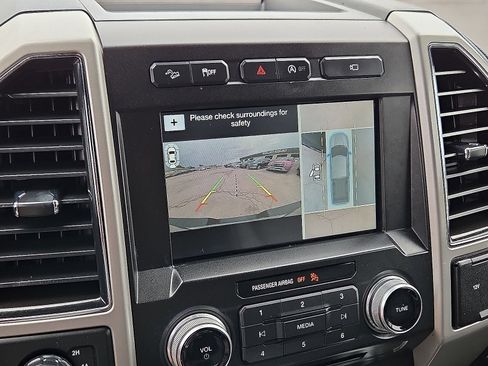 Used 2017 Ford F150 Lariat w/ Equipment Group 502A Luxury AWD/4WD image 20