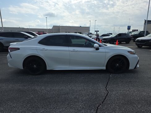 Used 2021 Toyota Camry XSE image 2