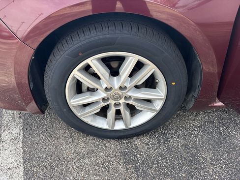 Used 2013 Toyota Avalon XLE FWD image 26