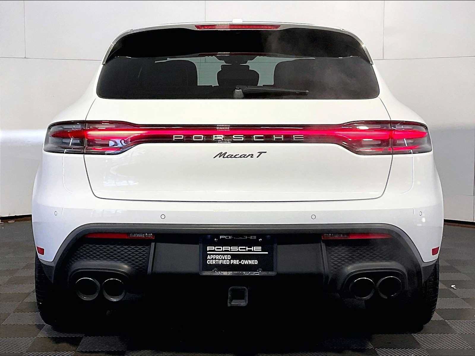 Certified 2023 Porsche Macan Turbo AWD/4WD image 6