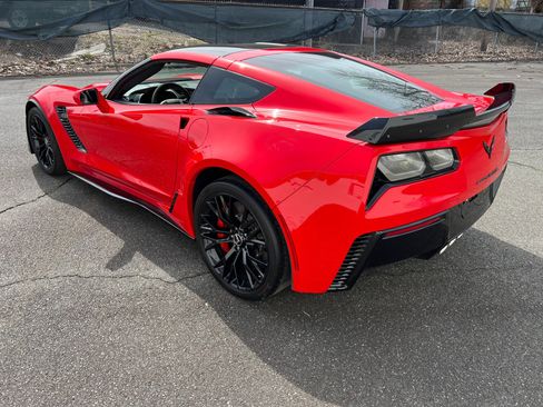 Used 2015 Chevrolet Corvette Z06 w/ 3LZ Preferred Equipment Group image 15