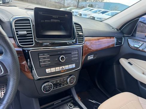 Used 2018 Mercedes-Benz GLS 450 4MATIC w/ Premium Package image 29