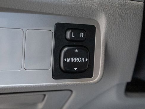 Used 2011 Toyota Corolla LE image 16