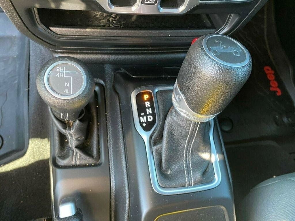 Used 2019 Jeep Wrangler Unlimited Sahara AWD/4WD image 10