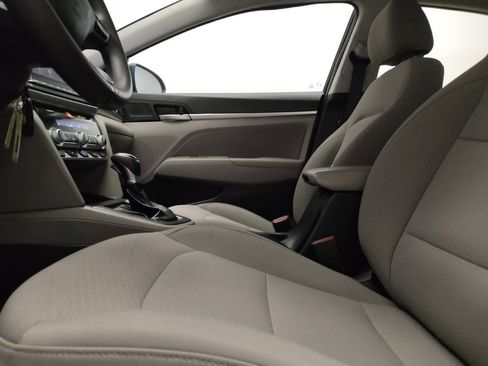 Used 2020 Hyundai Elantra SEL FWD image 17
