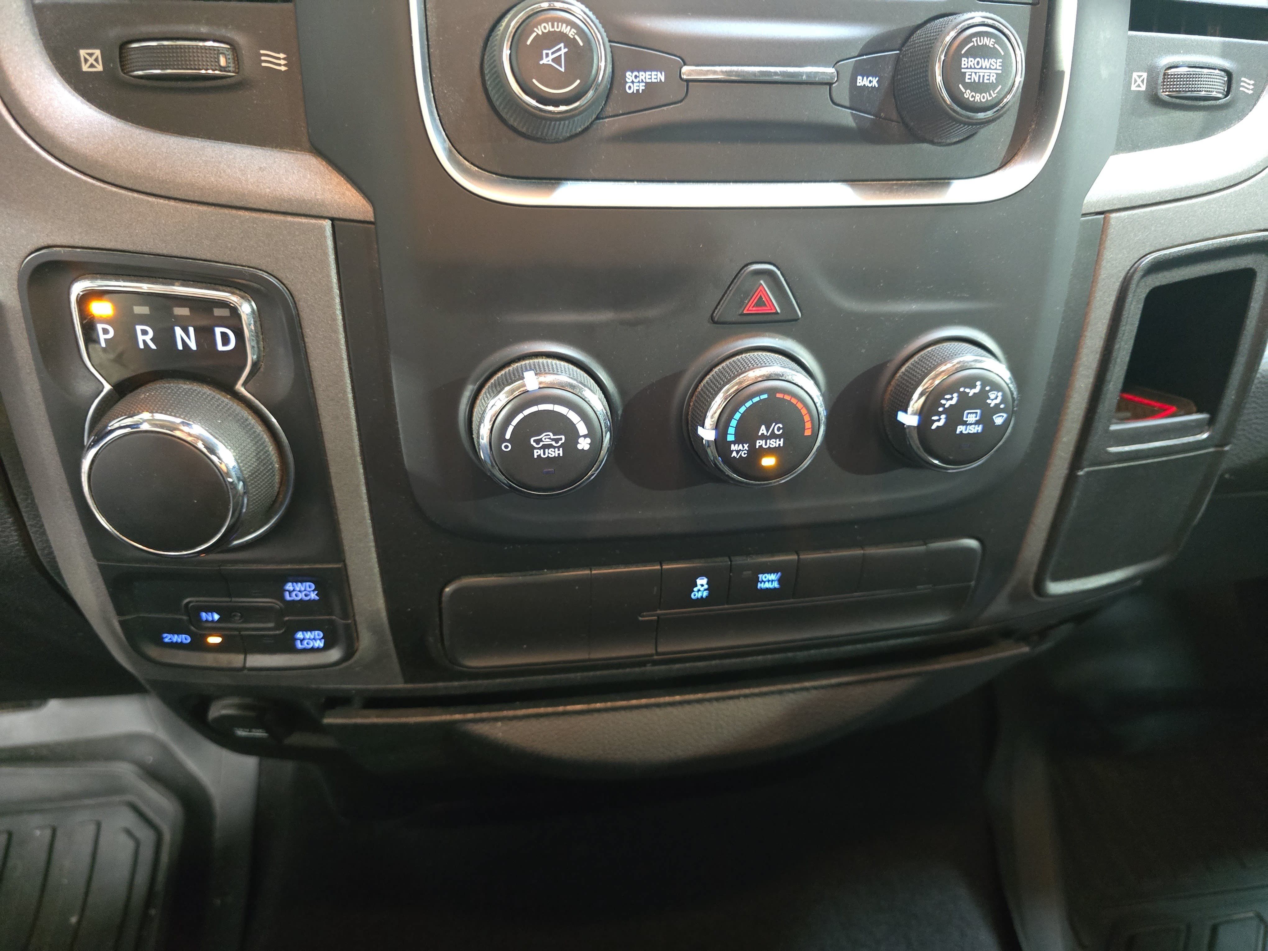 Used 2018 RAM 1500 Express w/ Express Value Package AWD/4WD image 21