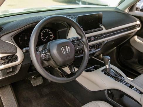 Used 2024 Honda HR-V LX image 10