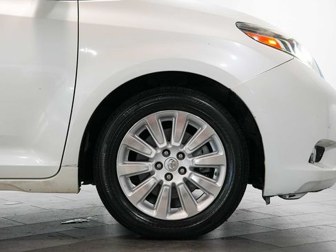 Used 2016 Toyota Sienna Limited Premium FWD image 9