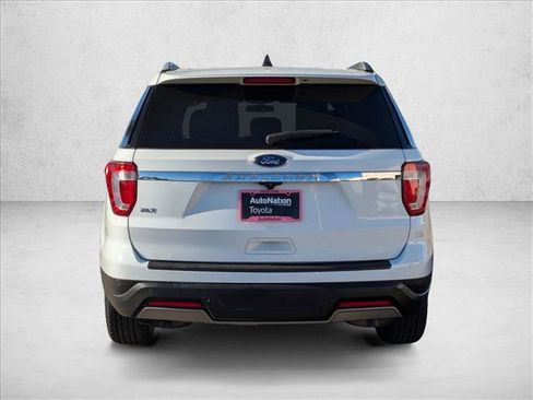 Used 2019 Ford Explorer XLT image 7