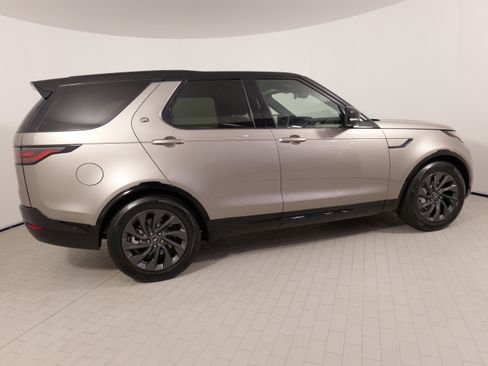 Used 2023 Land Rover Discovery S R-Dynamic AWD/4WD image 10