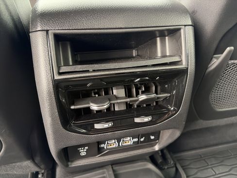 Used 2022 Jeep Grand Cherokee Trailhawk AWD/4WD image 25