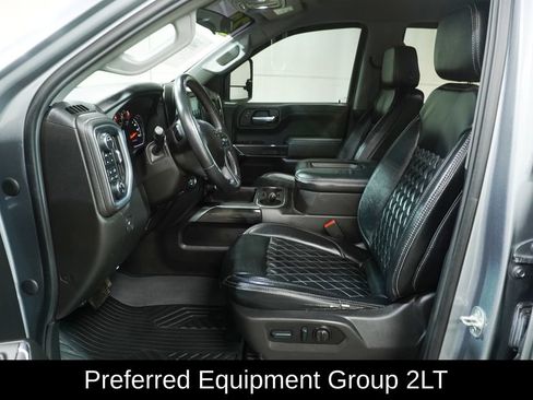 Used 2022 Chevrolet Silverado 1500 LT Trail Boss AWD/4WD image 2