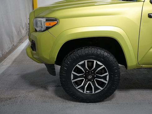 Certified 2023 Toyota Tacoma TRD Sport w/ Technology Package AWD/4WD image 5