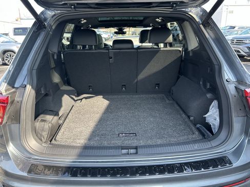 Certified 2023 Volkswagen Tiguan SE R-Line image 27