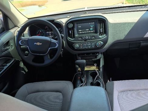 Used 2018 Chevrolet Colorado W/T w/ WT Convenience Package image 12