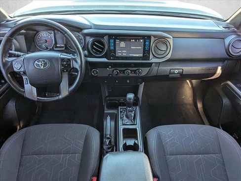 Used 2016 Toyota Tacoma TRD Sport w/ Towing Package image 18