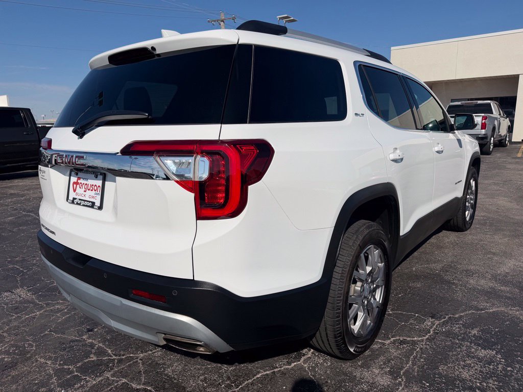 Used 2022 GMC Acadia SLT w/ Preferred Package FWD image 3
