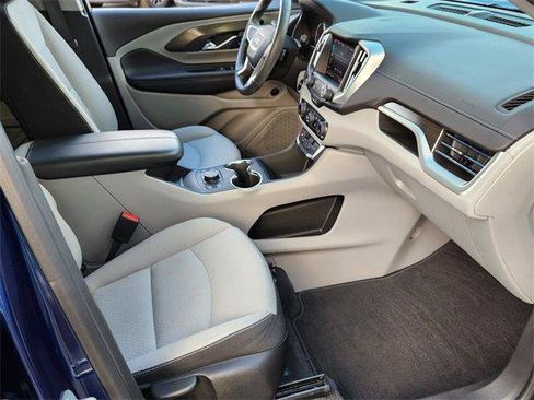 Certified 2022 GMC Terrain SLE w/ Driver Convenience Package image 15