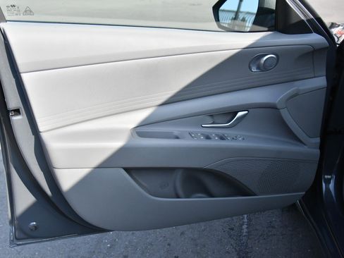 Used 2024 Hyundai Elantra SEL image 13