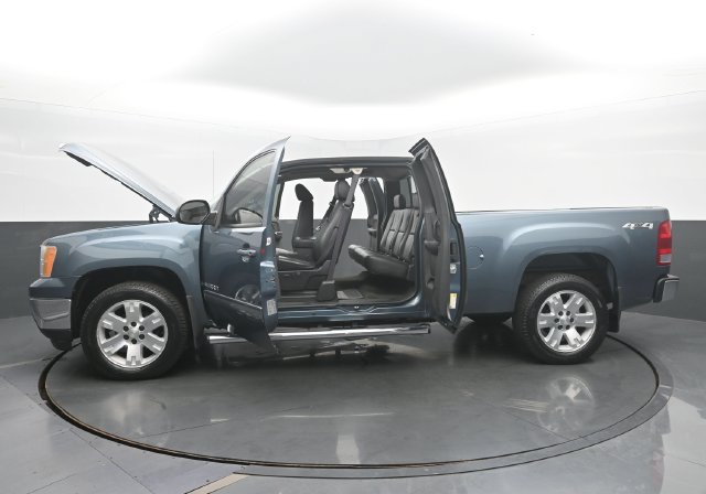Used 2008 GMC Sierra 1500 SLT w/ SLT Preferred Package AWD/4WD image 53