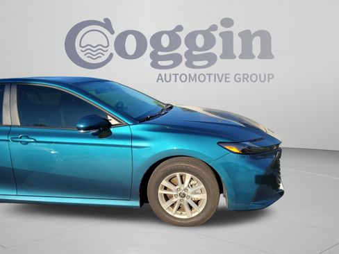 Used 2025 Toyota Camry LE w/ Convenience Package FWD image 24