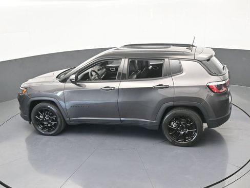 Used 2022 Jeep Compass Altitude image 44