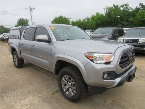 Used 2019 Toyota Tacoma SR5 image 3