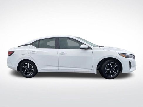 New 2025 Nissan Sentra SV image 2