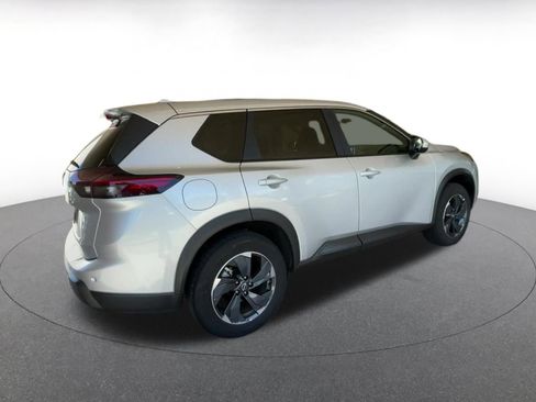 Used 2025 Nissan Rogue SV image 15