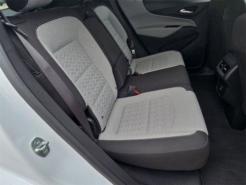 Used 2023 Chevrolet Equinox LT w/ Driver Convenience Package image 28