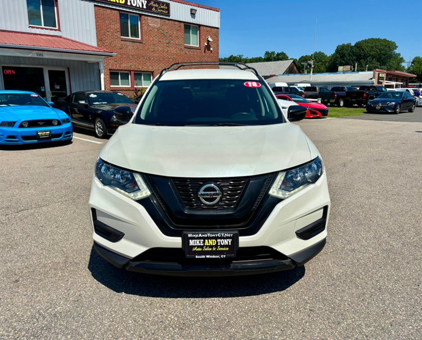 Used 2018 Nissan Rogue SV AWD/4WD image 2