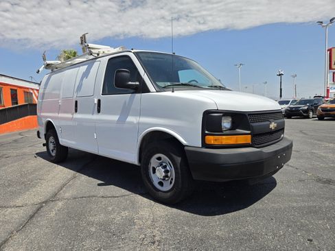 Used 2013 Chevrolet Express 2500 RWD image 4