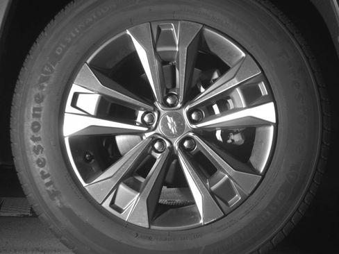 Used 2025 Chevrolet Equinox LT FWD image 13