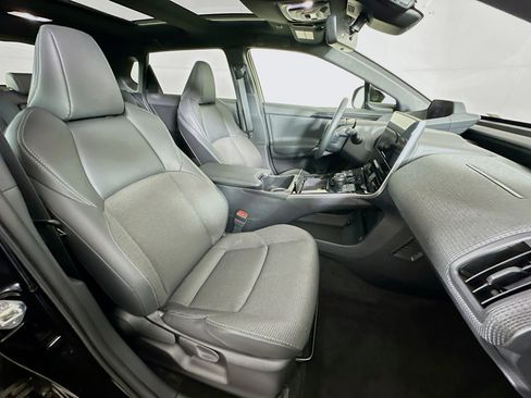 Used 2023 Toyota bZ4X XLE w/ Weather Package AWD/4WD image 30