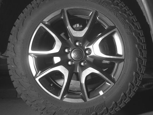 Used 2025 Jeep Compass Trailhawk image 15