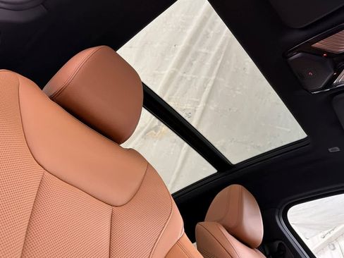 Used 2023 BMW X4 xDrive30i w/ M Sport Package AWD/4WD image 17