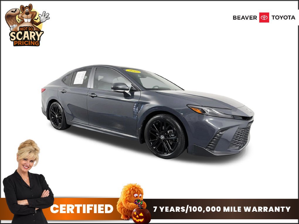 Used 2025 Toyota Camry SE FWD image 1