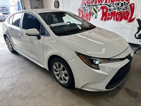 Used 2025 Toyota Corolla LE FWD image 21