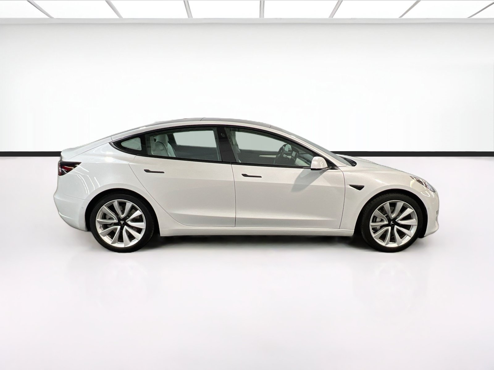 Used 2021 Tesla Model 3 Standard Range Plus RWD image 23