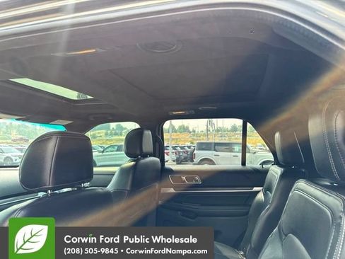 Used 2016 Ford Explorer Limited w/ Equipment Group 301A AWD/4WD image 13