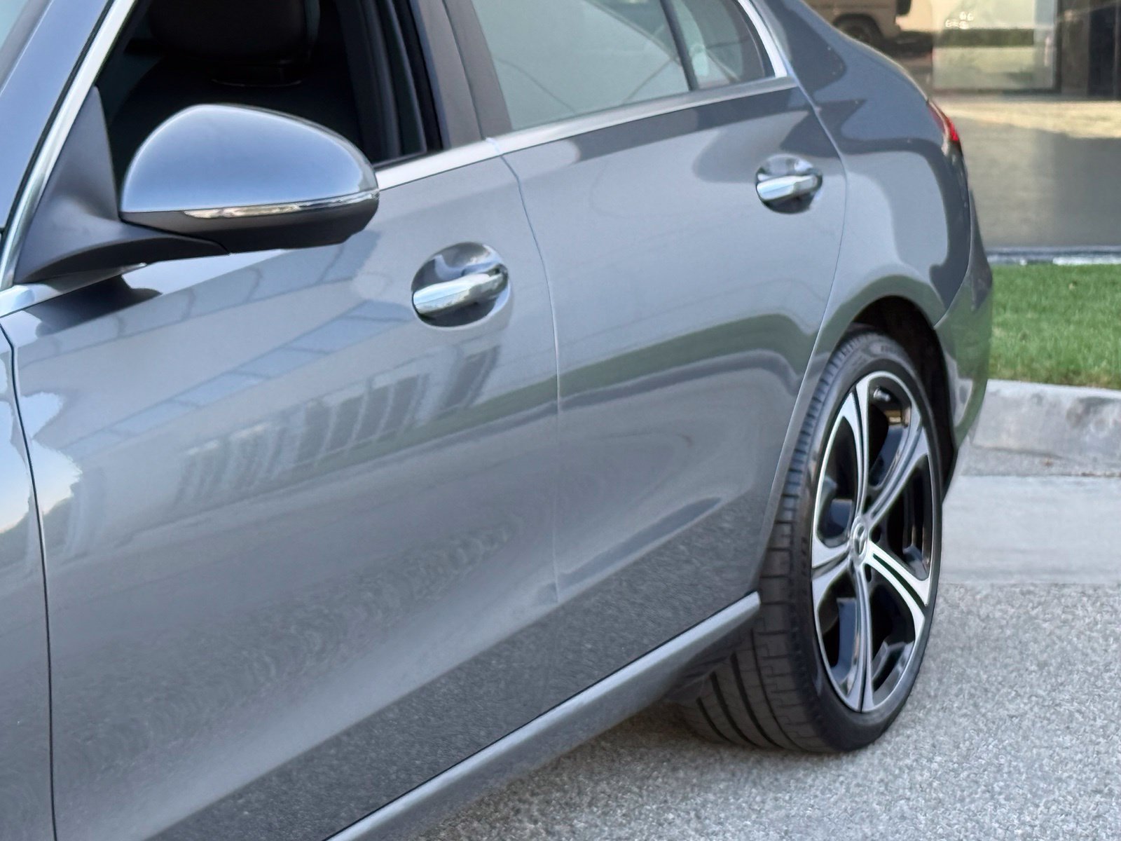 Used 2025 Mercedes-Benz C 300 Sedan image 4