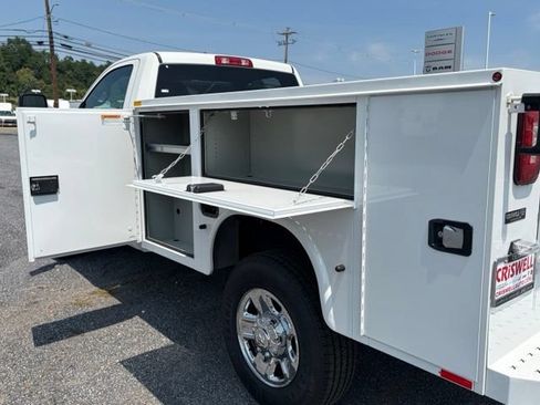 New 2026 RAM 2500 Tradesman w/ Chrome Appearance Group AWD/4WD image 6