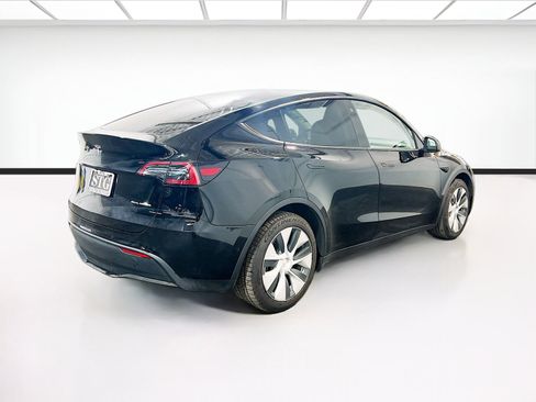 Used 2022 Tesla Model Y Long Range image 4