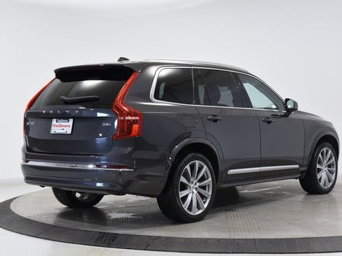Used 2023 Volvo XC90 B6 Plus image 10