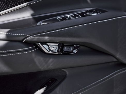 Used 2024 Chevrolet Corvette Stingray Premium Conv w/ Z51 Performance Package image 38