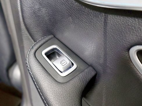 Used 2015 Mercedes-Benz C 300 4MATIC Sedan image 30