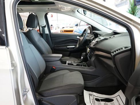 Used 2017 Ford Escape SE FWD image 39