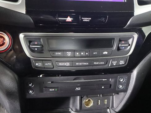 Used 2018 Honda Pilot Elite image 49