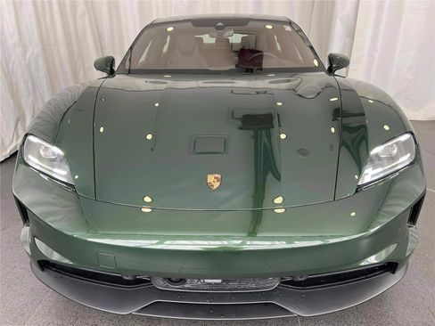 New 2026 Porsche Taycan image 6